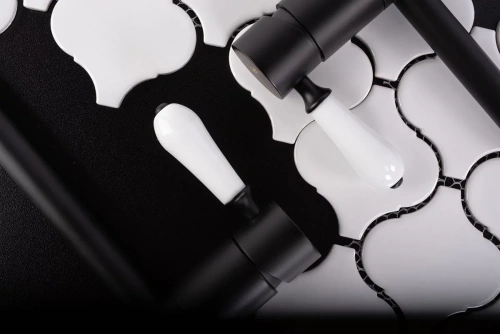 Смеситель для умывальника Rea Serra black matt B1142