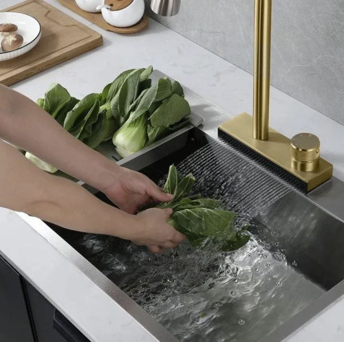 Смеситель для мойки Rea Conor gold matt B6312